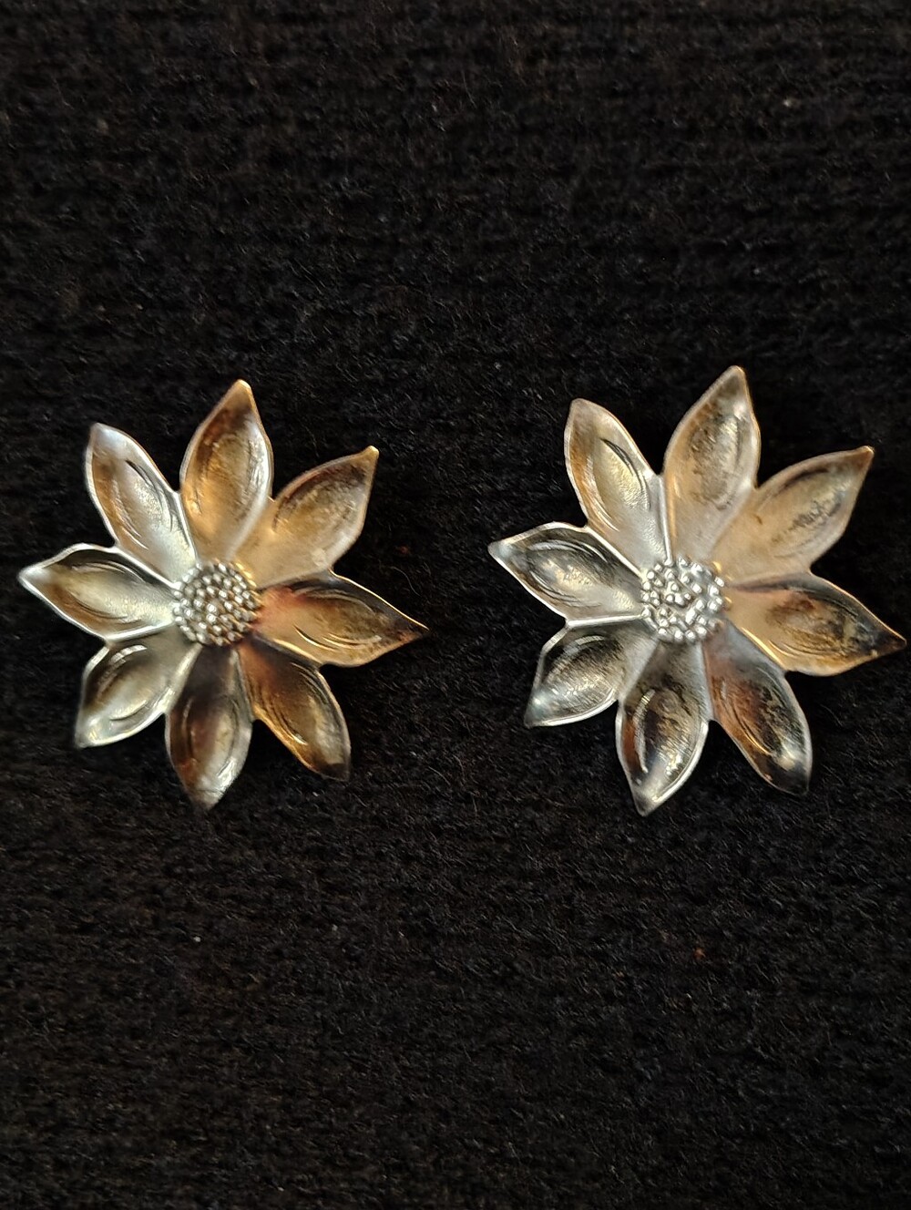 Vtg Stuart Nye Daisy/Sunflower Shepherd Hook Pierced Earrings